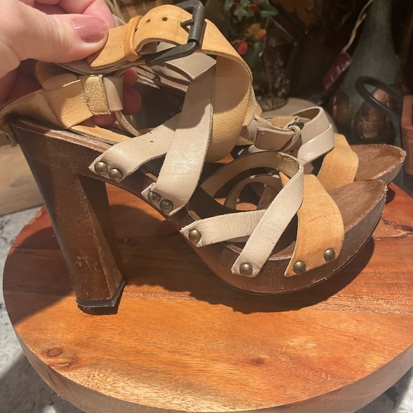Stylish Tan and Cream Women's Heels - Picture 1 of 13